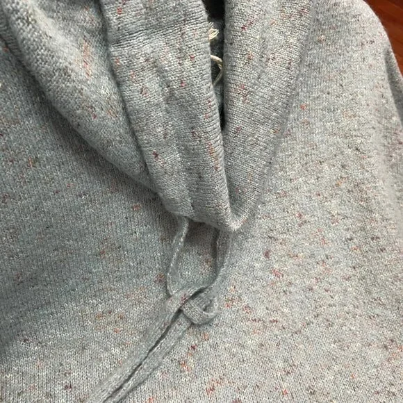 Hem & Thread - Picture 3 of 5